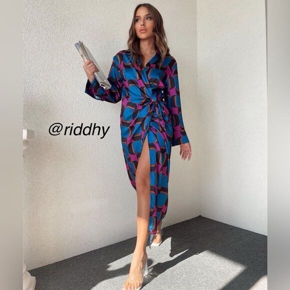 Zara blogger favorite printed wrap midi dress - Picture 3 of 14